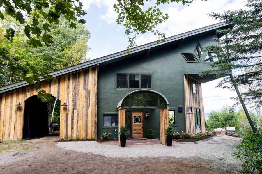 Vershire Couple Wins HGTV’s ‘Ugliest House in America’ - Seven Days Vermont
